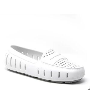Like new White Slip-On Loafers